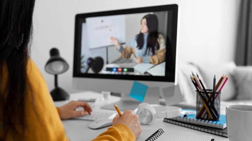 Is It OK For Parents to Monitor Their Kids Online?